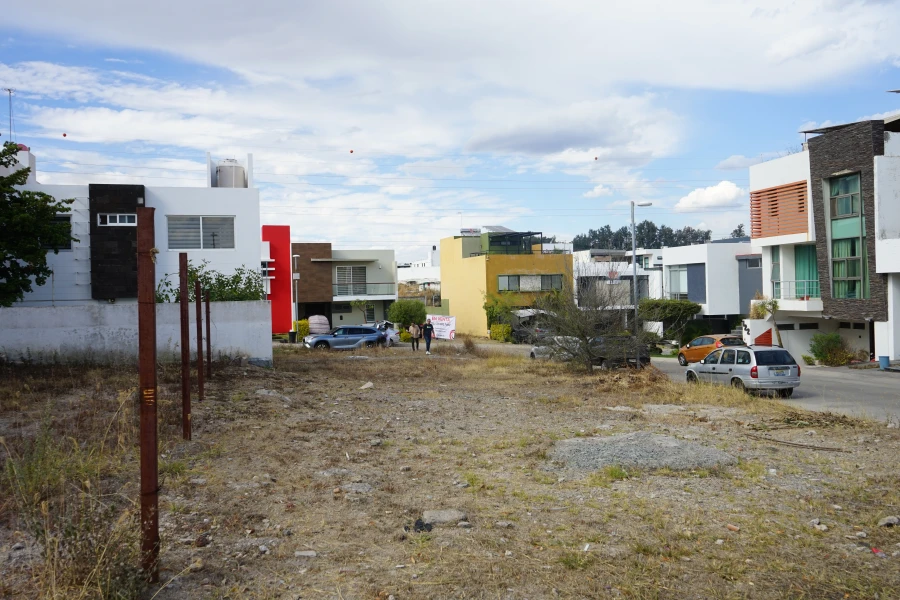 Terreno en venta en Valle Imperial dentro del coto imperio Bizantino